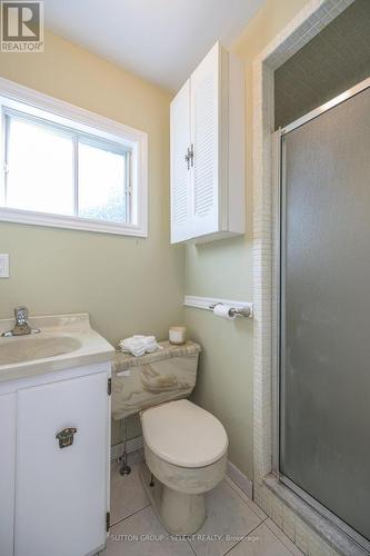 114 Mark Street, London, ON - Indoor Photo Showing Bathroom