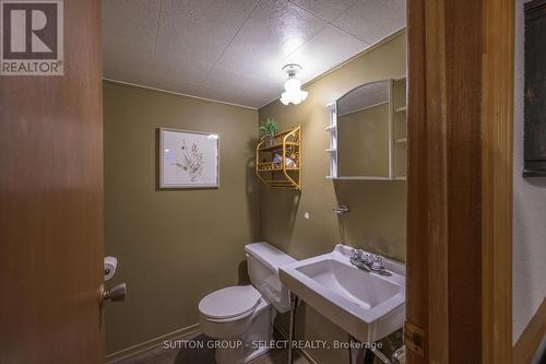 114 Mark Street, London, ON - Indoor Photo Showing Bathroom