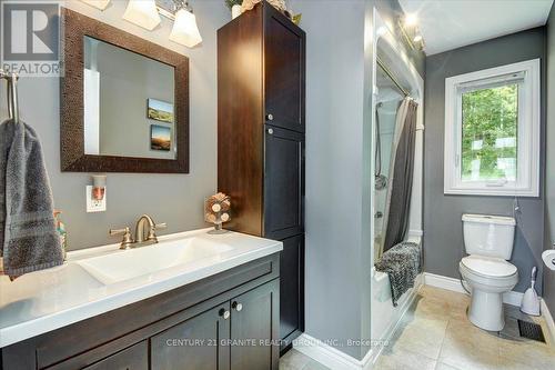 639 Brethour Road, Hastings Highlands, ON - Indoor Photo Showing Bathroom