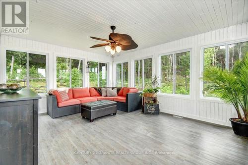 639 Brethour Road, Hastings Highlands, ON - Indoor Photo Showing Living Room