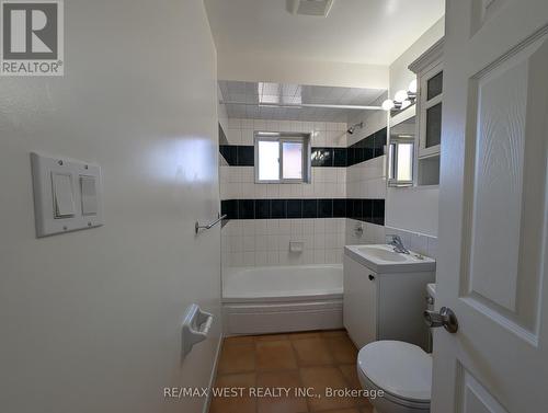 Upper - 9 Atkinson Avenue, Toronto, ON - Indoor Photo Showing Bathroom