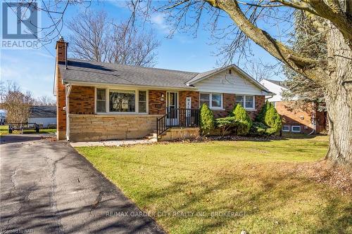 417 Clare Avenue, Welland (769 - Prince Charles), ON - Outdoor With Facade