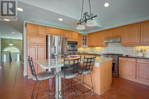 8207 Beaver Glen Drive, Niagara Falls (213 - Ascot), ON - Indoor Photo Showing Kitchen