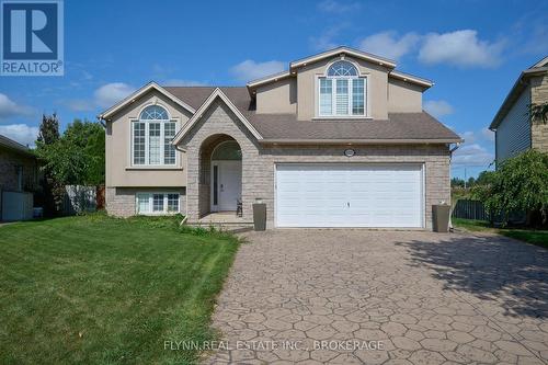 8207 Beaver Glen Drive, Niagara Falls (213 - Ascot), ON - Outdoor With Facade