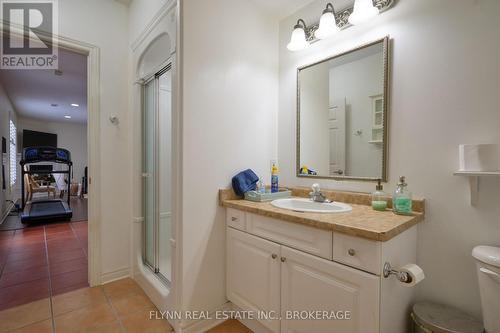 8207 Beaver Glen Drive, Niagara Falls (213 - Ascot), ON - Indoor Photo Showing Bathroom