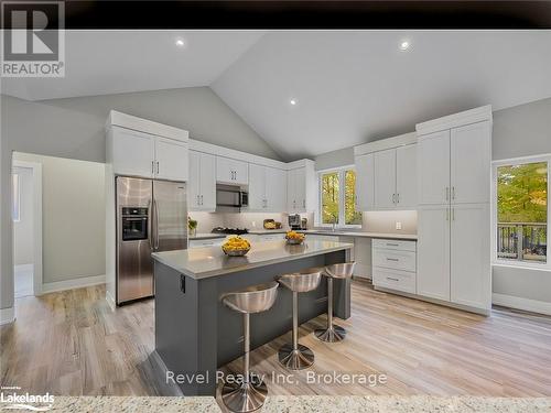 5 Oakwood Avenue, Tiny, ON - Indoor Photo Showing Kitchen With Upgraded Kitchen