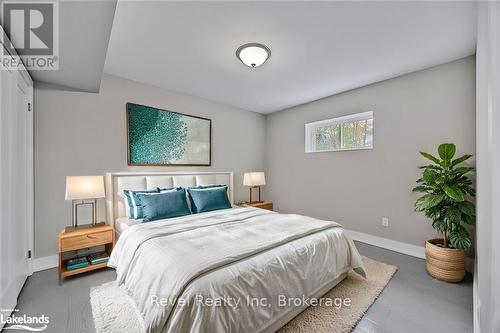 5 Oakwood Avenue, Tiny, ON - Indoor Photo Showing Bedroom