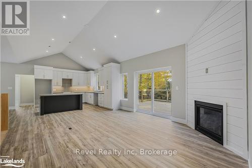 5 Oakwood Avenue, Tiny, ON - Indoor With Fireplace