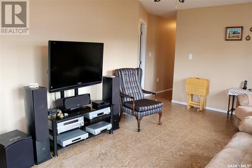 602 Mountain Street, Moosomin, SK - Indoor Photo Showing Living Room