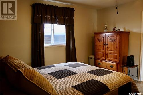 602 Mountain Street, Moosomin, SK - Indoor Photo Showing Bedroom