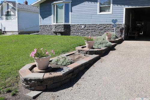 602 Mountain Street, Moosomin, SK - Outdoor With Exterior