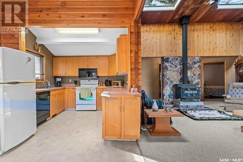 708 Tatanka Drive, Buffalo Pound Lake, SK - Indoor Photo Showing Kitchen