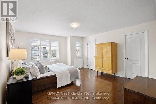 47 Burt Avenue, New Tecumseth, ON - Indoor Photo Showing Bedroom