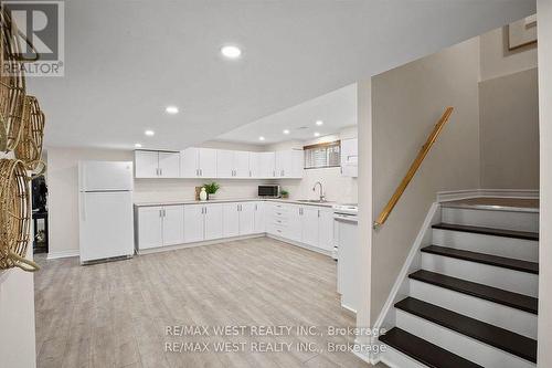 47 Burt Avenue, New Tecumseth, ON - Indoor Photo Showing Kitchen