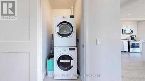 808 - 15 Lynch Street, Brampton, ON - Indoor Photo Showing Laundry Room