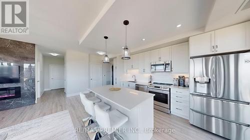 808 - 15 Lynch Street, Brampton, ON - Indoor Photo Showing Kitchen With Upgraded Kitchen