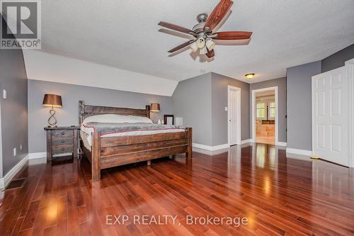 1340 Greeneagle Drive, Oakville, ON - Indoor Photo Showing Bedroom