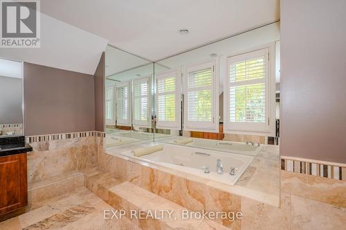 1340 Greeneagle Drive, Oakville, ON - Indoor Photo Showing Bathroom