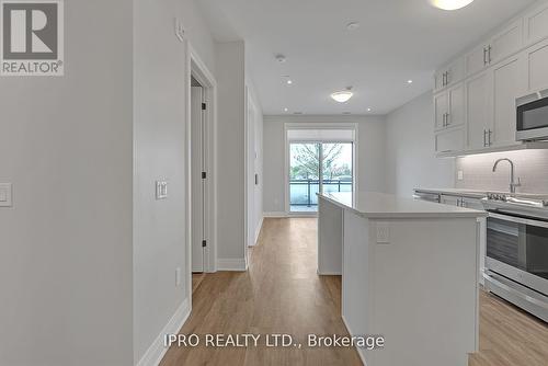 126 - 95 Dundas Street W, Oakville, ON - Indoor Photo Showing Kitchen