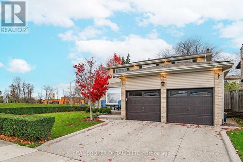 2401 Coventry Way, Burlington, ON - Outdoor