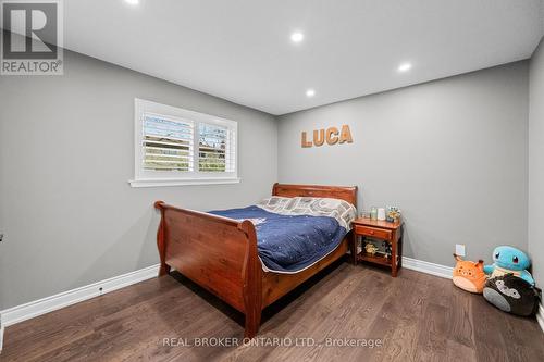 2401 Coventry Way, Burlington, ON - Indoor Photo Showing Bedroom