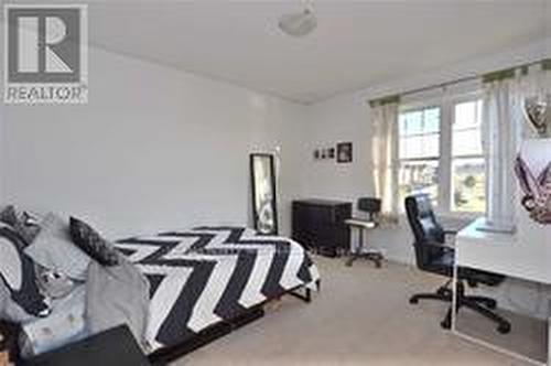 869 Scott Boulevard, Milton, ON - Indoor Photo Showing Bedroom