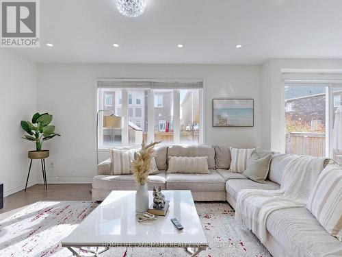 1316 Whitney Terrace, Milton, ON - Indoor Photo Showing Living Room