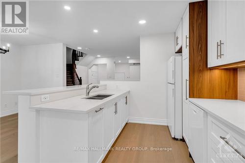 307 Applecross Crescent, Ottawa, ON - Indoor Photo Showing Kitchen With Double Sink