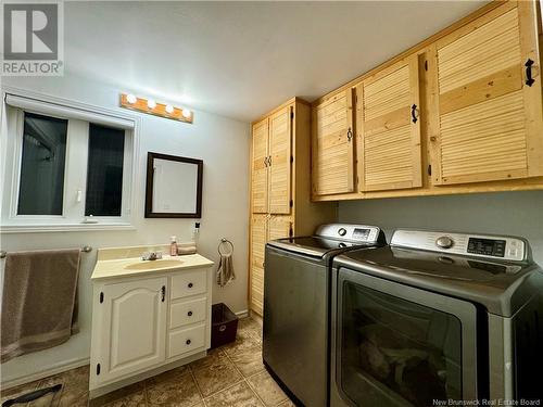 5642 Centrale Street, Lac Baker, NB - Indoor Photo Showing Laundry Room