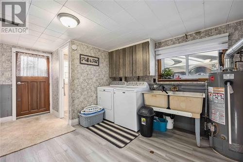 771 Errol Road East, Sarnia, ON - Indoor Photo Showing Laundry Room