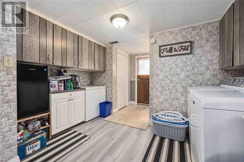 771 Errol Road East, Sarnia, ON - Indoor Photo Showing Laundry Room