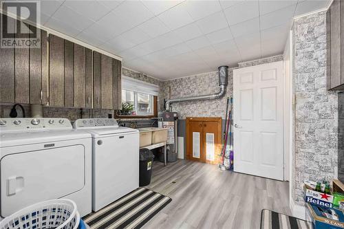 771 Errol Road East, Sarnia, ON - Indoor Photo Showing Laundry Room