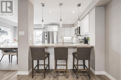 81 Mayland Trail, Hamilton, ON - Indoor Photo Showing Kitchen With Upgraded Kitchen