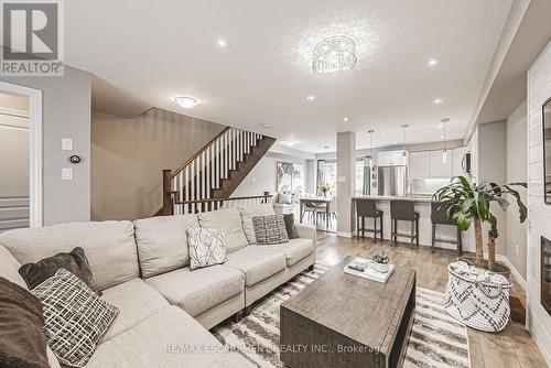 81 Mayland Trail, Hamilton, ON - Indoor Photo Showing Living Room