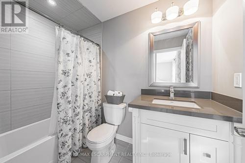 81 Mayland Trail, Hamilton, ON - Indoor Photo Showing Bathroom