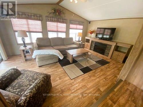 Fhr506 - 155 Mccrearys Beach, Drummond/North Elmsley, ON - Indoor Photo Showing Living Room