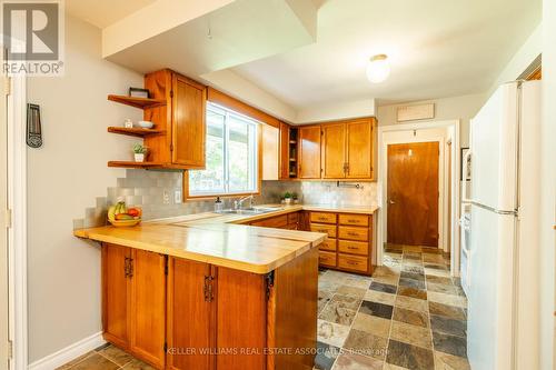 19 8Th Concession Road E, Hamilton, ON - Indoor Photo Showing Kitchen With Double Sink