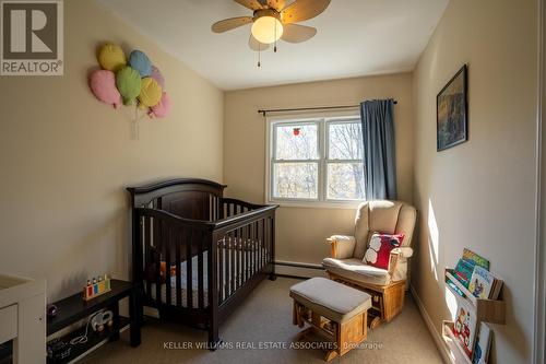 19 8Th Concession Road E, Hamilton, ON - Indoor Photo Showing Bedroom