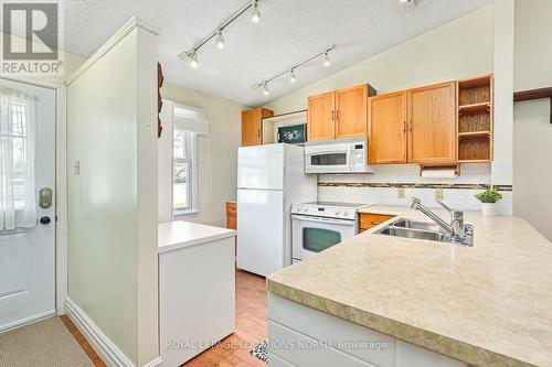 10 - 140 Albert Street, Collingwood, ON - Indoor Photo Showing Kitchen With Double Sink