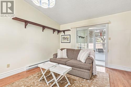 10 - 140 Albert Street, Collingwood, ON - Indoor Photo Showing Living Room