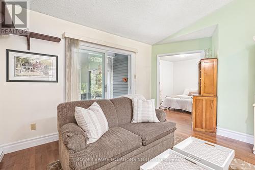 10 - 140 Albert Street, Collingwood, ON - Indoor Photo Showing Living Room