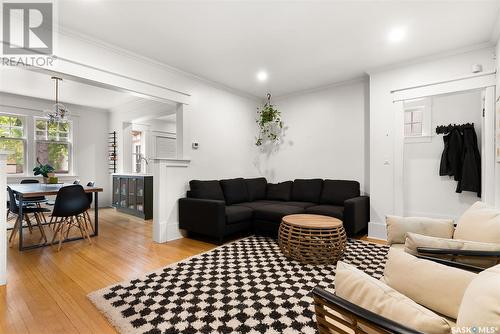 2106 Montague Street, Regina, SK - Indoor Photo Showing Living Room