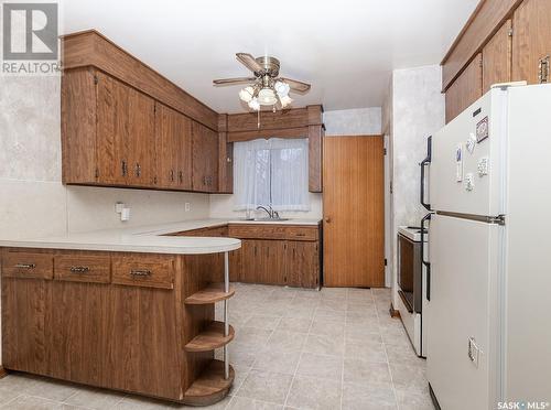 401 S Avenue N, Saskatoon, SK - Indoor Photo Showing Kitchen