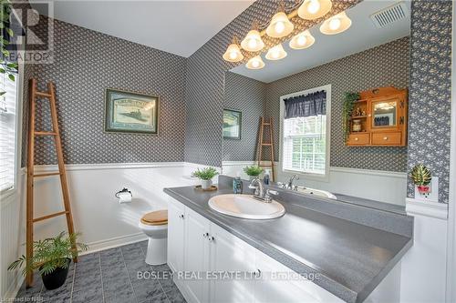 20 Robertson Road, Niagara-On-The-Lake, ON - Indoor Photo Showing Bathroom