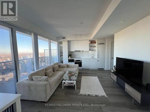 6601 - 55 Cooper Street, Toronto, ON - Indoor Photo Showing Living Room