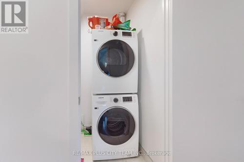 515 - 150 Logan Avenue, Toronto, ON - Indoor Photo Showing Laundry Room