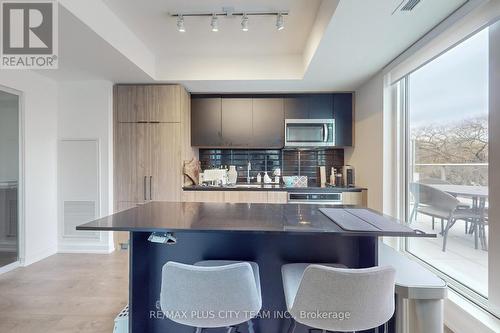 515 - 150 Logan Avenue, Toronto, ON - Indoor Photo Showing Kitchen