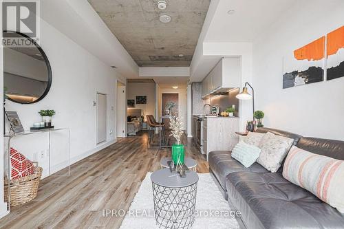 426 - 30 Baseball Place, Toronto, ON - Indoor Photo Showing Living Room