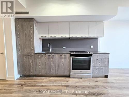 426 - 30 Baseball Place, Toronto, ON - Indoor Photo Showing Kitchen