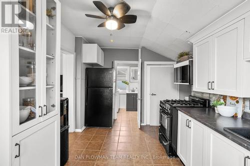 269 Court Street, Oshawa, ON - Indoor Photo Showing Kitchen